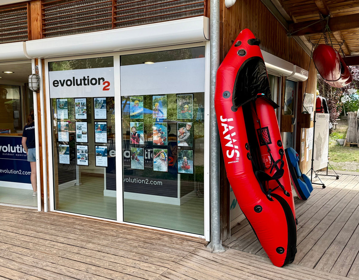 Evolution 2 x JAWS: The packraft arrives in Bourg-Saint-Maurice