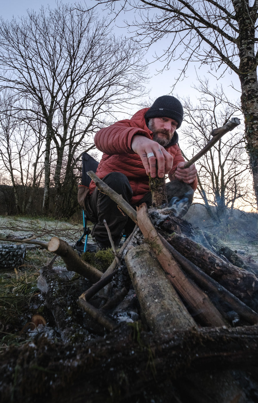 Icy bivouac and precise logistics